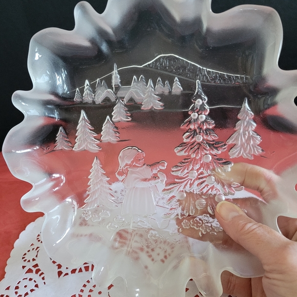 Vintage Mikasa Christmas Story Bon Bon Plate 9 3/4" - Picture 8 of 8